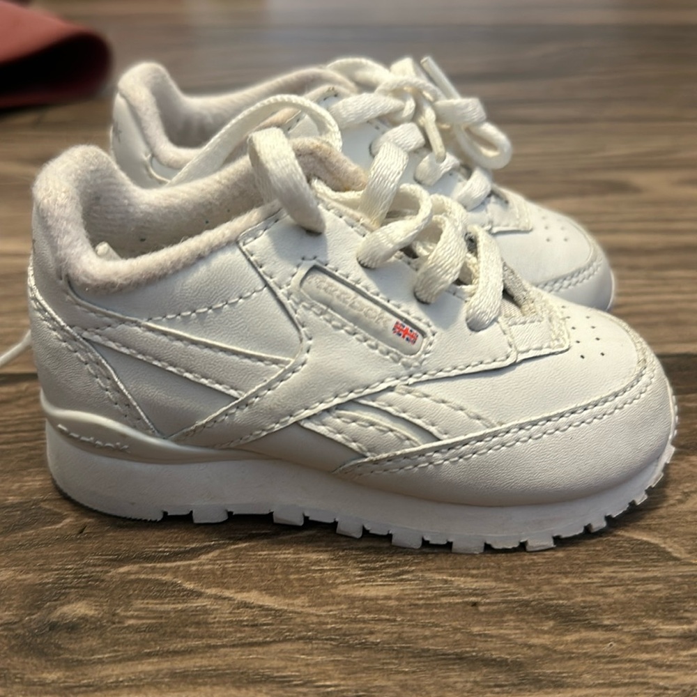 Reebok toddler size 4